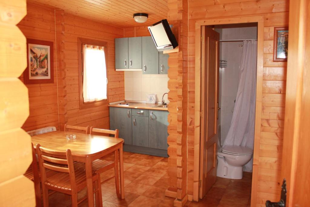 Camping Valle De Tena Сабіньяніго Номер фото